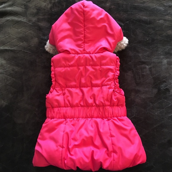 Calvin Klein Puffer Style Vest with Hood - Picture 3 of 6